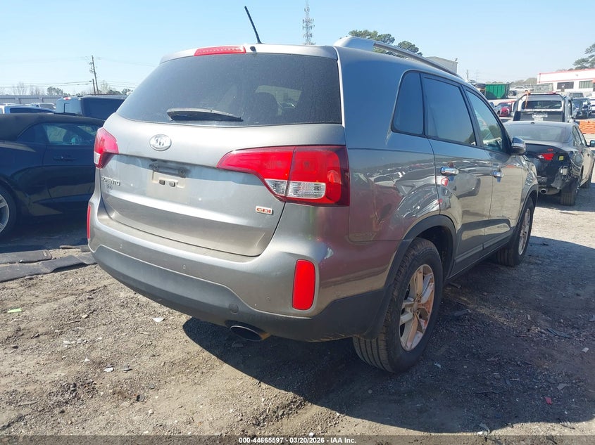 2015 KIA SORENTO auction photo 4