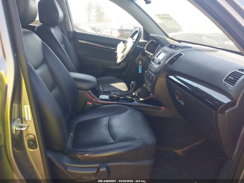 2015 KIA SORENTO auction photo 5