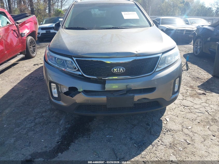 2015 KIA SORENTO auction photo 6