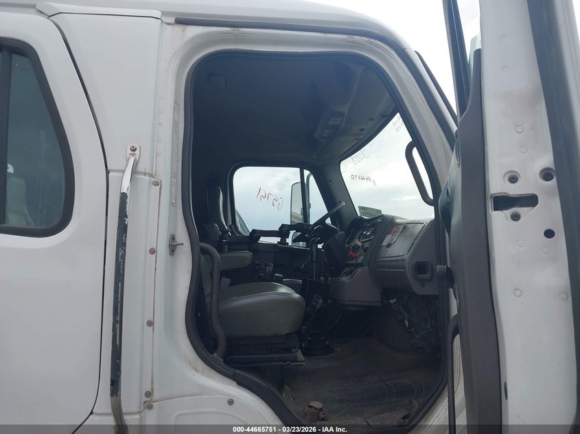 2012 OTHER FREIGHTLINER M2 106 HEAVY DUTY TRUCK N/A