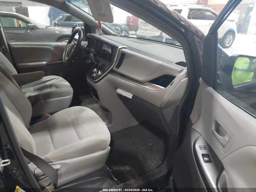 2016 Toyota Sienna L 7 Passenger