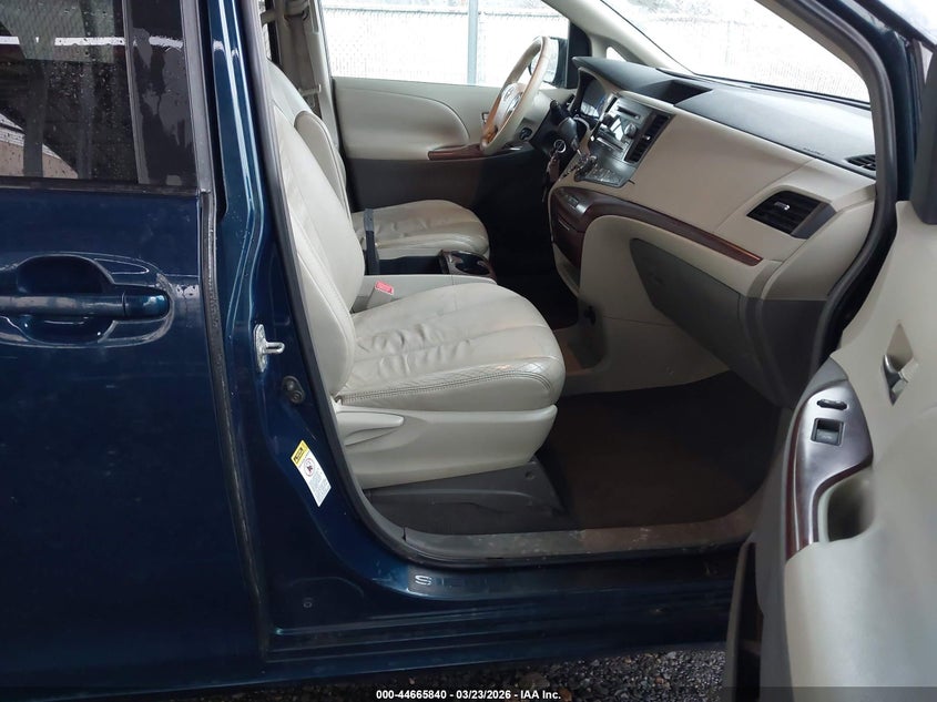 2011 Toyota Sienna Xle V6