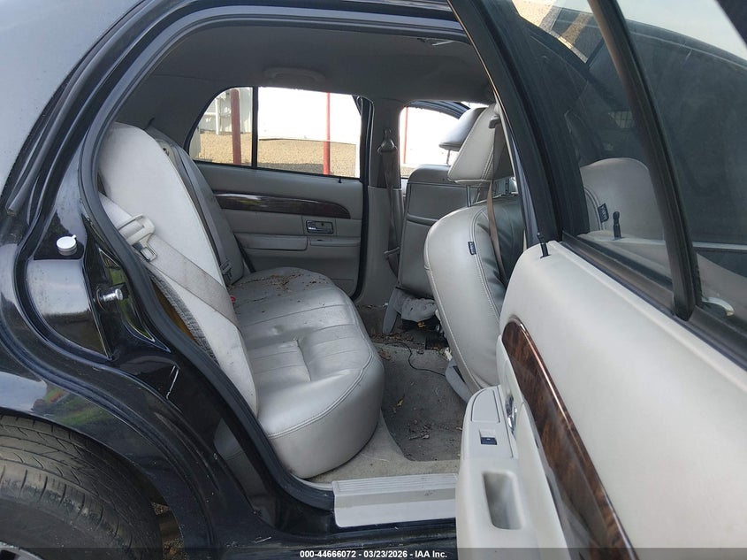 2010 MERCURY GRAND MARQUIS auction photo 8