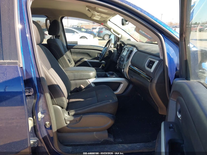 2018 Nissan Titan Sv