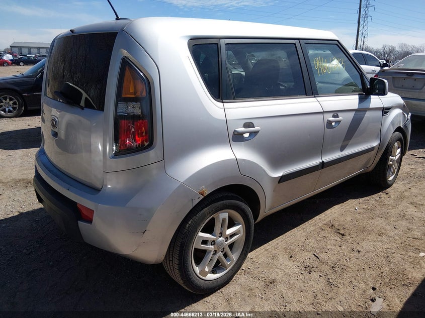 2011 Kia Soul +