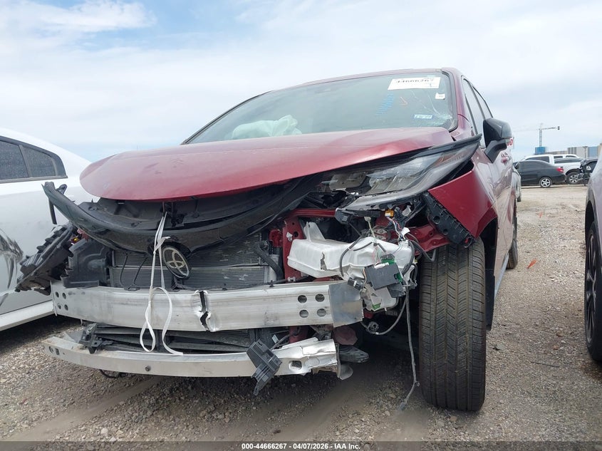 2026 TOYOTA SIENNA auction photo 6