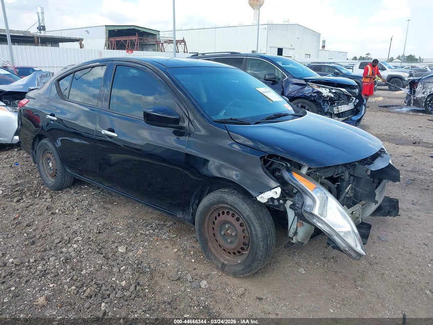 2015 Nissan Versa 1.6 Sv