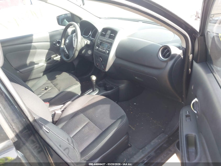 2015 Nissan Versa 1.6 Sv