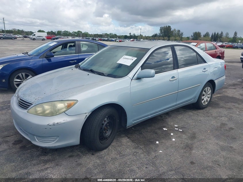 2005 Toyota Camry Le