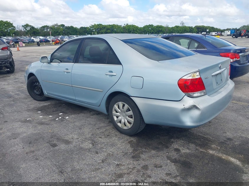 2005 Toyota Camry Le
