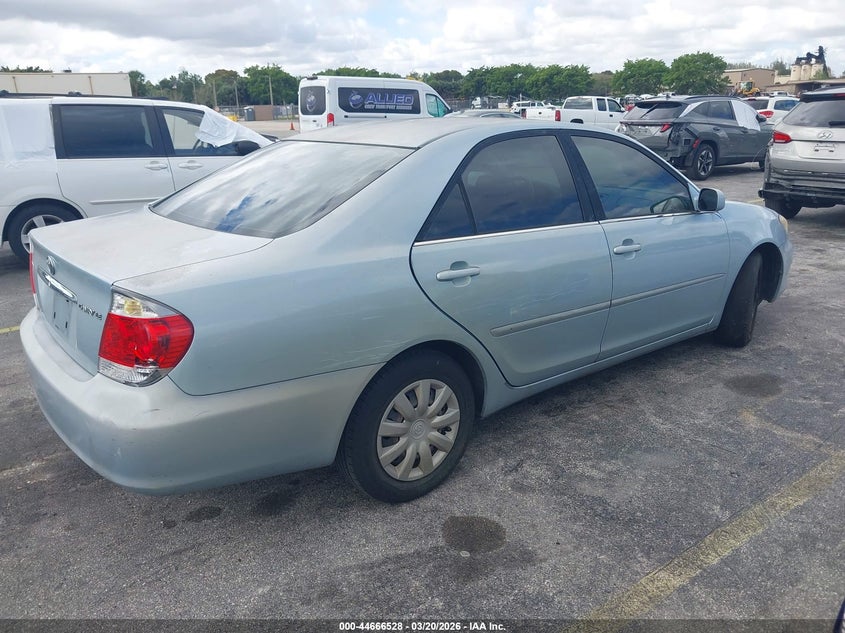 2005 Toyota Camry Le