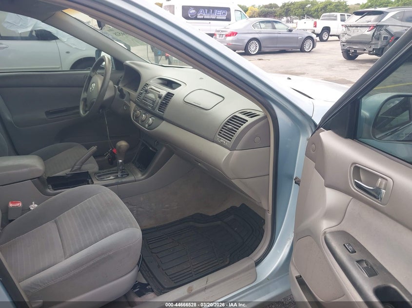 2005 Toyota Camry Le