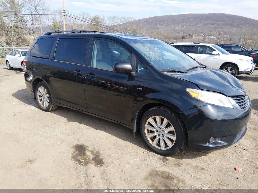2017 Toyota Sienna Le 7 Passenger