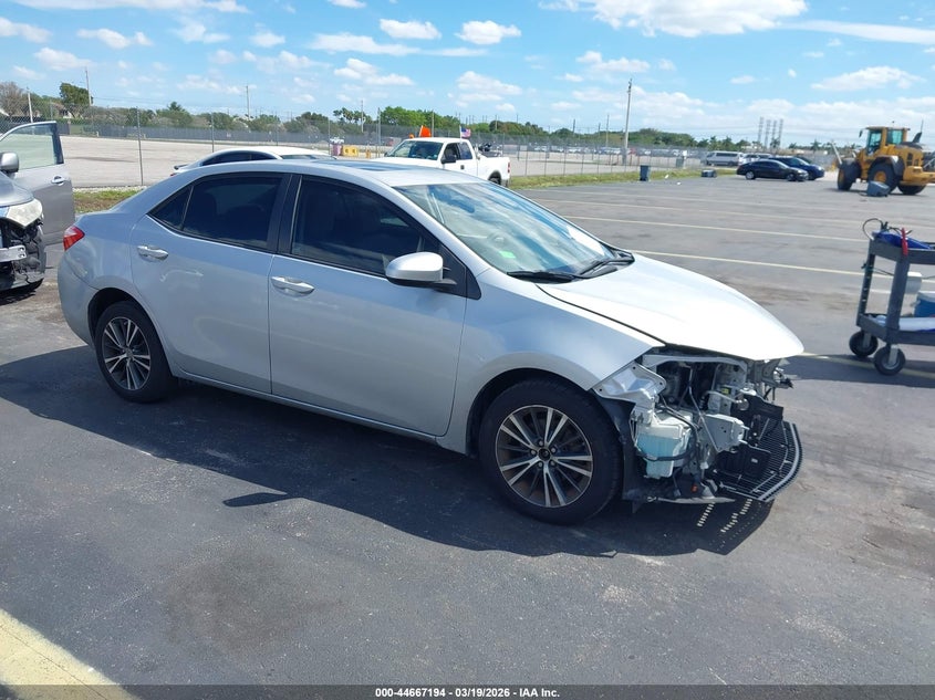 2T1BURHE7JC978262 2018 Toyota Corolla Le auction photo 1