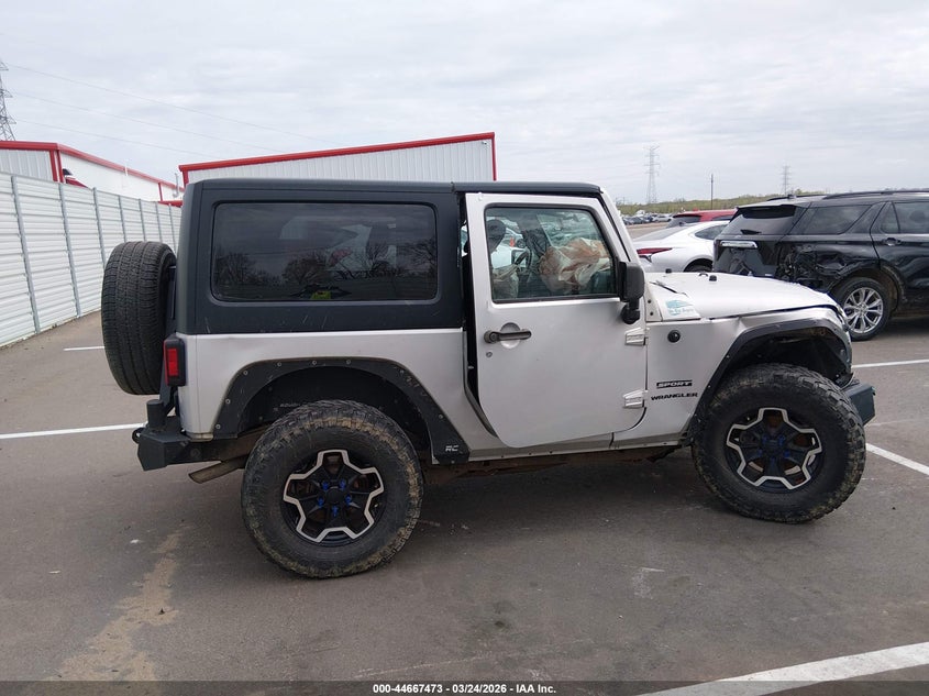 2012 Jeep Wrangler / 3.6 Sport silver Lot 111044667473 Vin 1C4GJWAG3CL109176