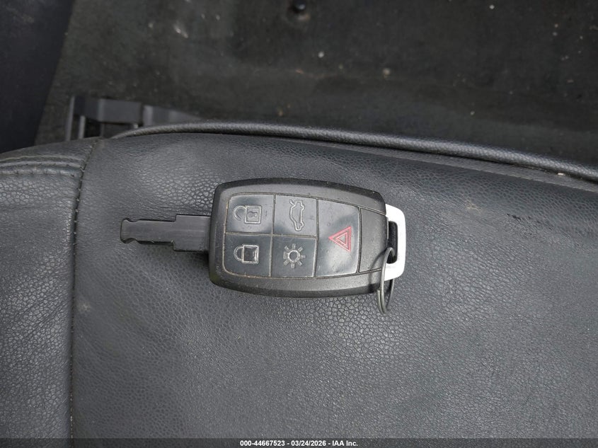 2010 Volvo C70 T5 VIN: YV1672MC0AJ091895 Lot: 44667523