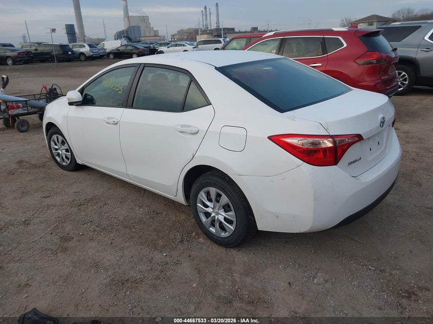 2018 TOYOTA COROLLA auction photo 3