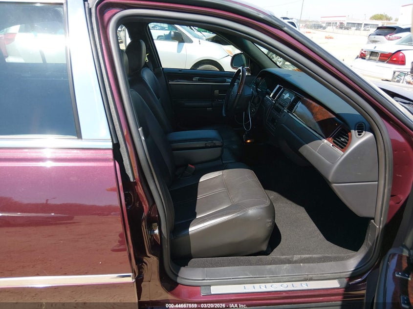 2008 Lincoln Town Car Signature L