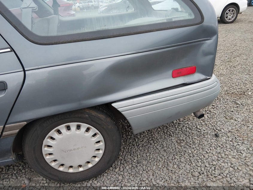 1992 Ford Taurus Gl VIN: 1FALP57U0NG175223 Lot: 44668067