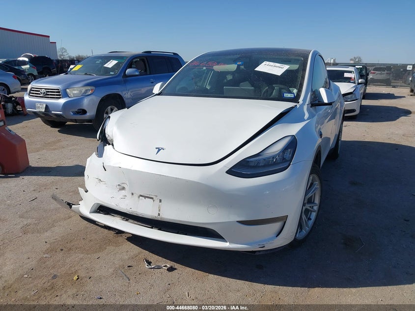 2020 Tesla Model y Long Range Dual Motor All-Wheel Drive white Lot 111044668080 Vin 5YJYGDEE9LF032137