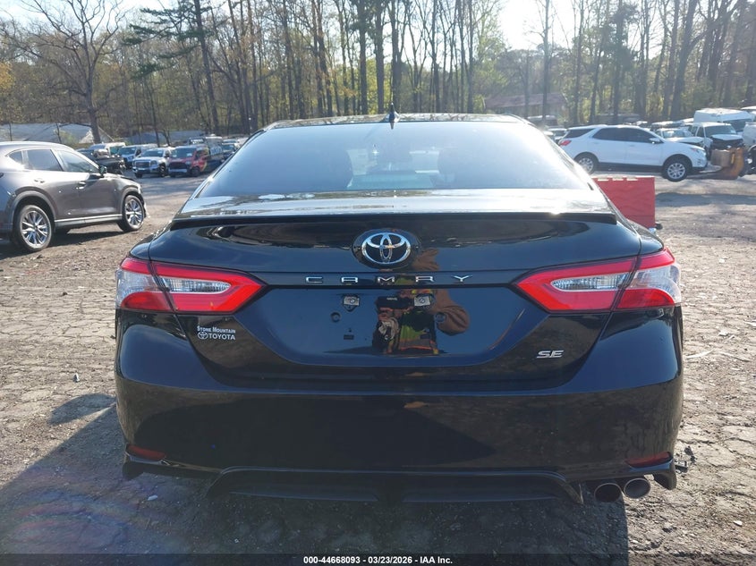 TOYOTA CAMRY - zdjęcie 16