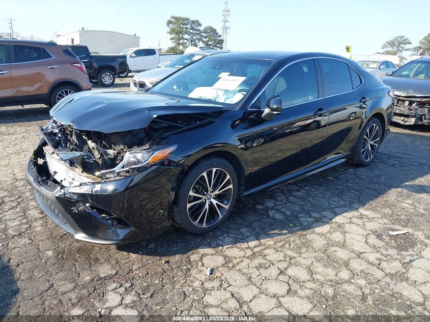 2020 TOYOTA CAMRY auction photo 2