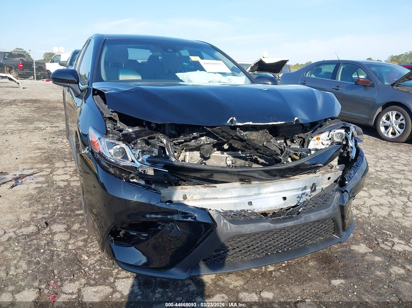2020 TOYOTA CAMRY auction photo 6