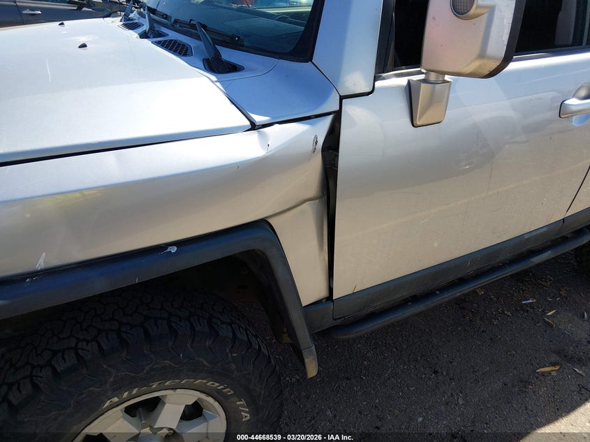 2008 Toyota Fj Cruiser VIN: JTEBU11F28K033728 Lot: 44668539