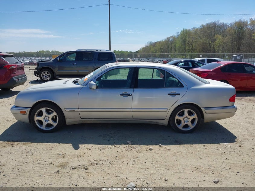 1999 Mercedes-Benz E 430 VIN: WDBJF70H4XA924686 Lot: 44668586