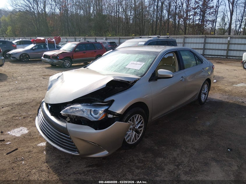 2016 Toyota Camry Le