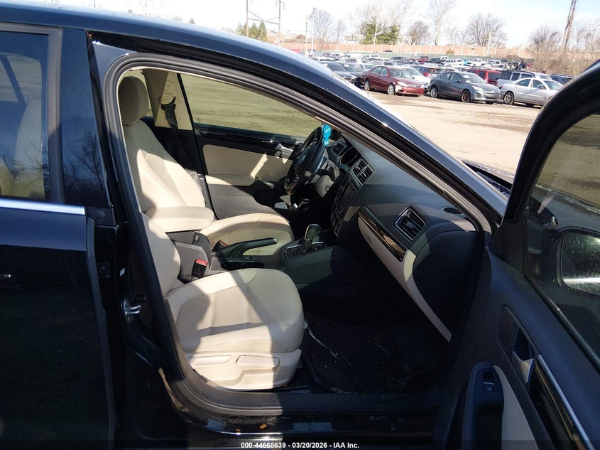 2017 Volkswagen Jetta 1.8T Sel/1.8T Sel Premium