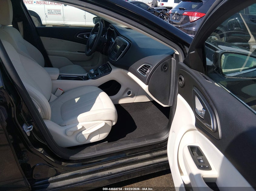 2015 Chrysler 200 Limited