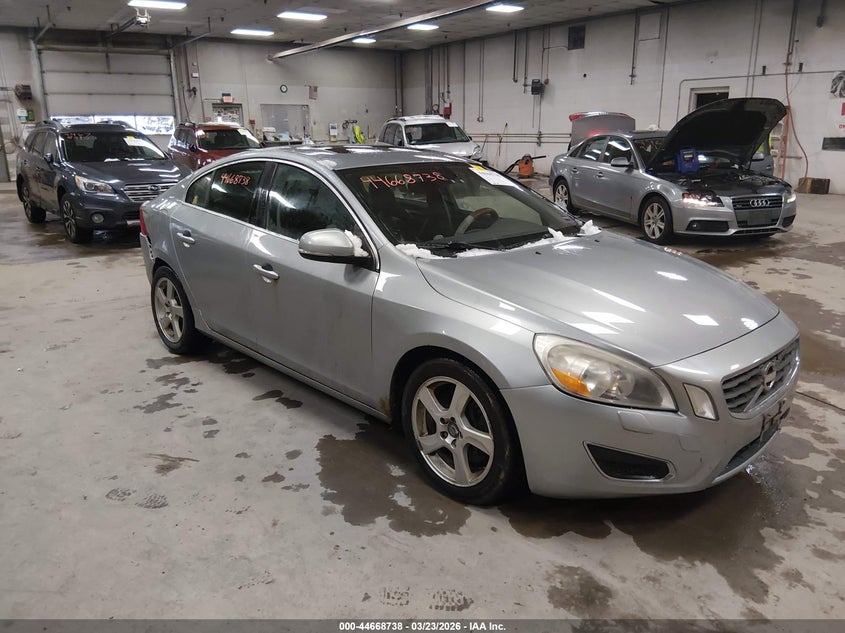 2013 Volvo S60 T5/T5 Platinum/T5 Premier/T5 Premier Plus