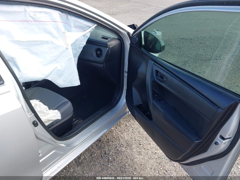 2017 TOYOTA COROLLA auction photo 5