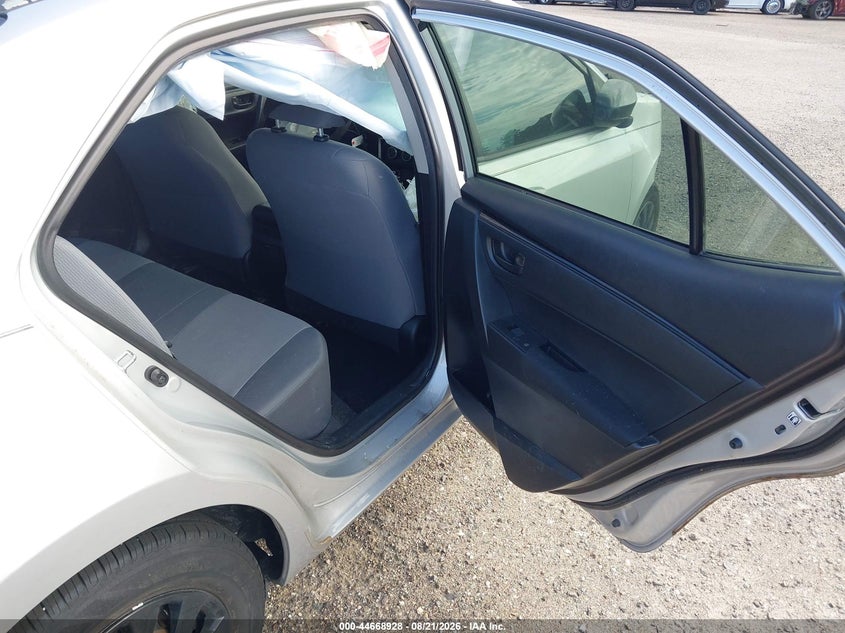2017 TOYOTA COROLLA auction photo 8