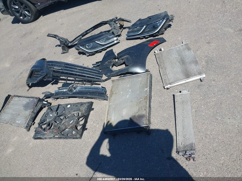 2020 Volkswagen Arteon 2.0T Sel R-Line VIN: WVWHR7AN0LE014709 Lot: 44668951