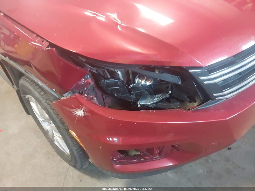 2016 VOLKSWAGEN TIGUAN auction photo 6