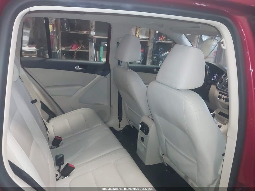 2016 VOLKSWAGEN TIGUAN auction photo 8