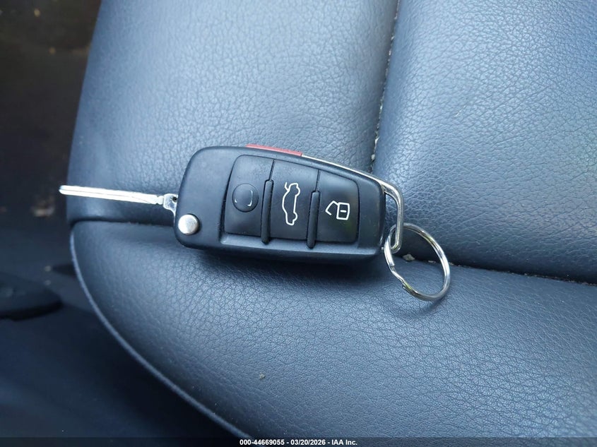 2010 Audi A3 2.0T Premium VIN: WAUKEAFM0AA169955 Lot: 44669055