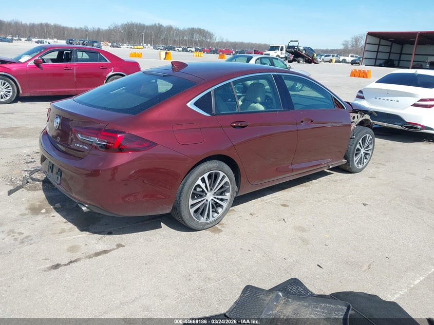 2018 Buick Regal Sportback Essence