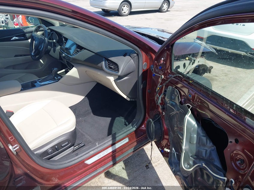 2018 Buick Regal Sportback Essence