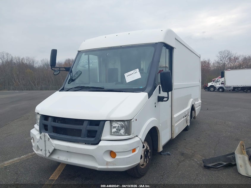 2013 Isuzu Commercial Van