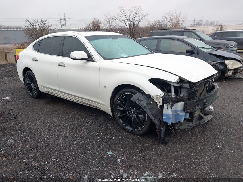 JN1BY1PR4HM210572 INFINITI Q70L Photo 1