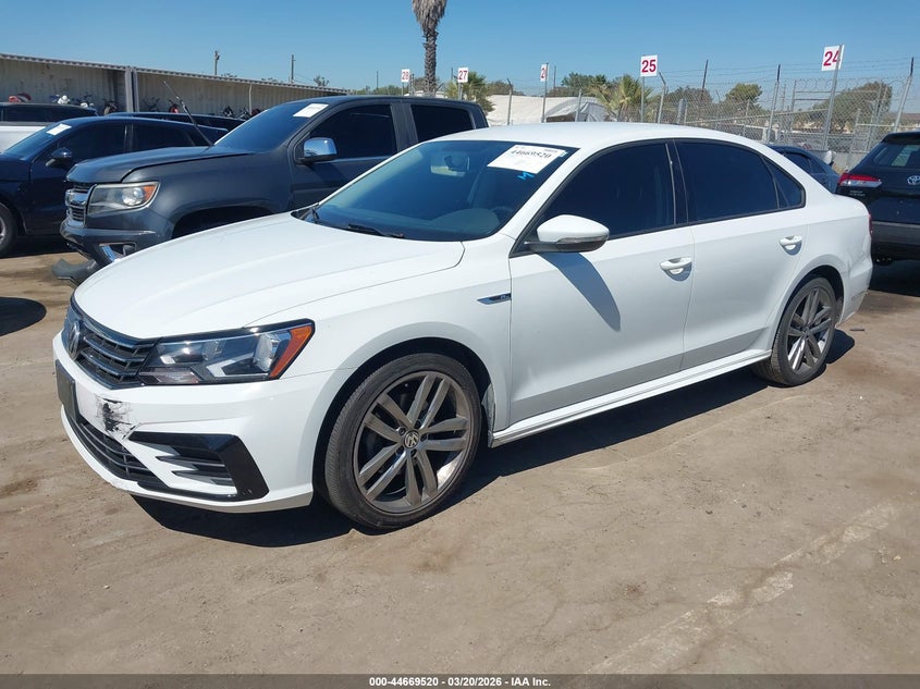 2018 Volkswagen Passat 2.0T R-Line/2.0T S