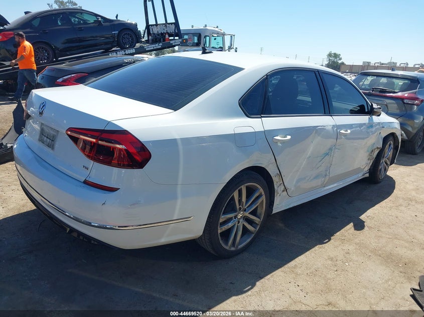 2018 Volkswagen Passat 2.0T R-Line/2.0T S