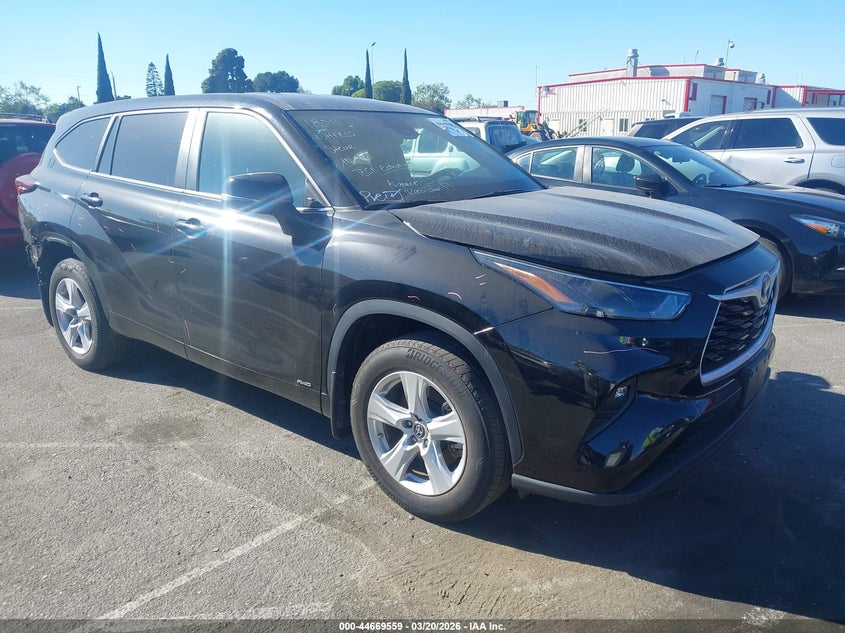 2024 Toyota Highlander Hybrid Le