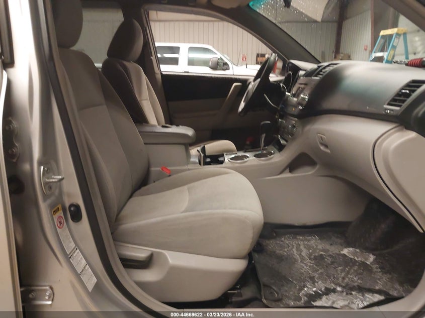 2012 Toyota Highlander Base V6