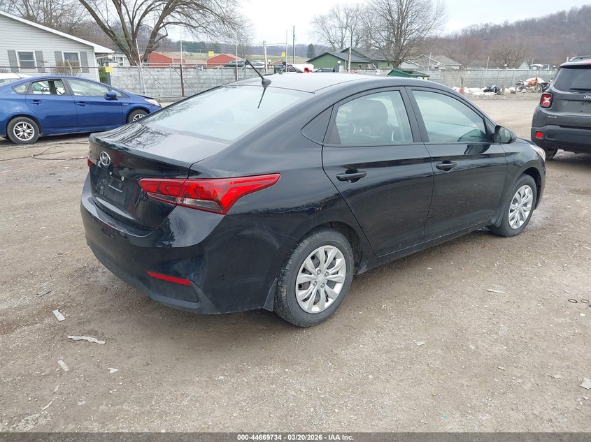 2022 Hyundai Accent Se