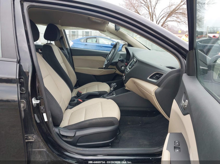 2022 Hyundai Accent Se