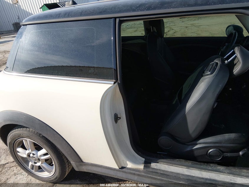 2013 Mini Hardtop Cooper VIN: WMWSU3C52DT544037 Lot: 44669969